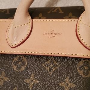Louis Vuitton purse